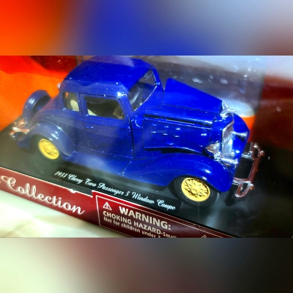 1933 Chevy Coupe 1:32 Die-Cast Toy Car - Picture 2 of 8